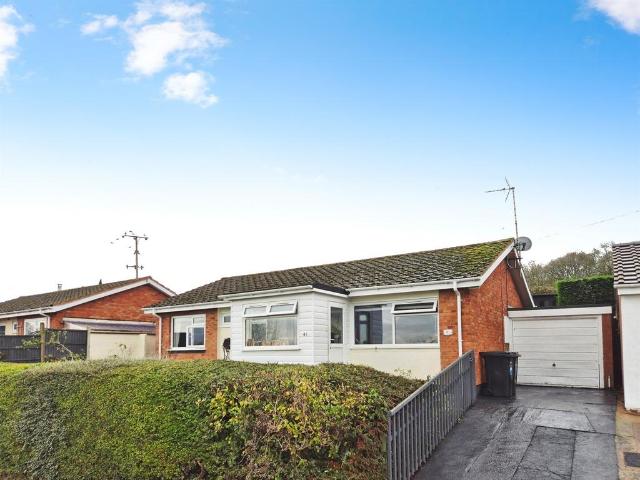 2 bedroom detached bungalow for sale