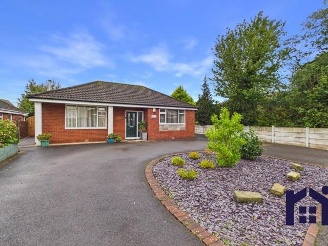 2 bedroom detached bungalow for sale