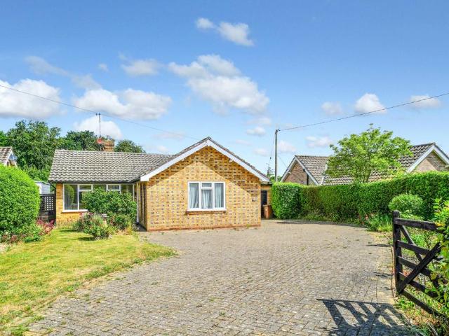 2 bedroom detached bungalow for sale