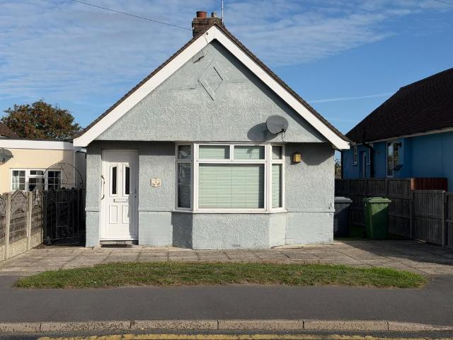 2 bedroom detached bungalow for sale