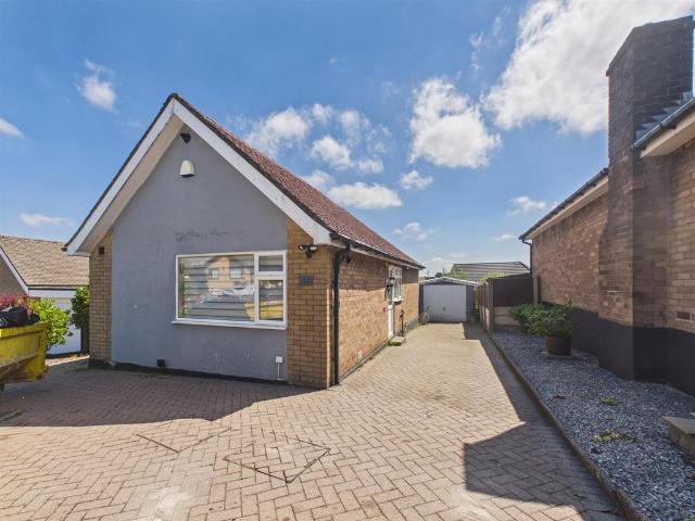 2 bedroom detached bungalow for sale