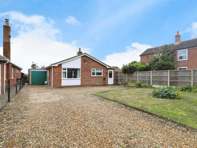 2 bedroom detached bungalow for sale