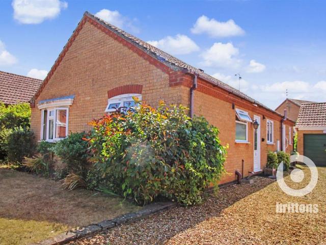 2 bedroom detached bungalow for sale