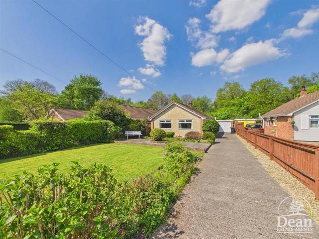 2 bedroom detached bungalow for sale