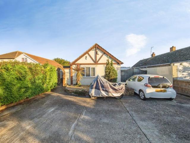 2 bedroom detached bungalow for sale