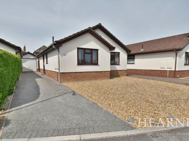2 bedroom detached bungalow for sale