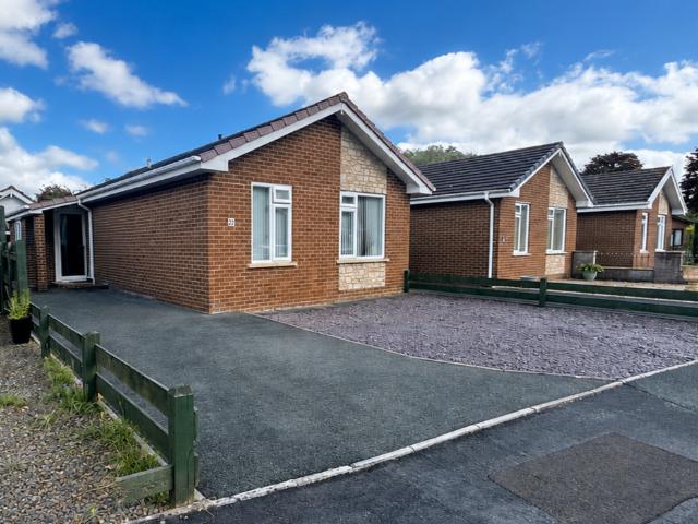2 bedroom detached bungalow for sale