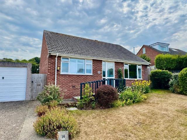 2 bedroom detached bungalow for sale