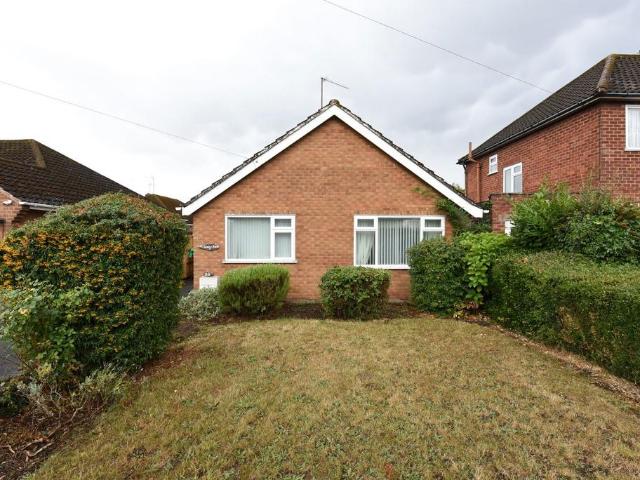 2 bedroom detached bungalow for sale