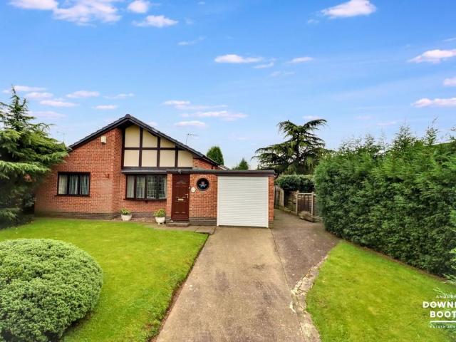 2 bedroom detached bungalow for sale