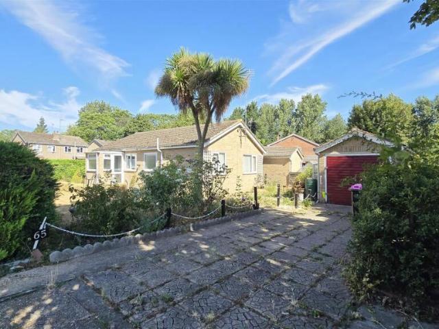 2 bedroom detached bungalow for sale