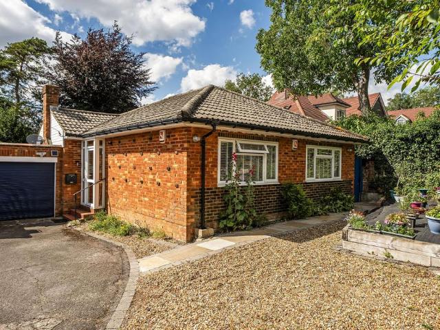 2 bedroom detached bungalow for sale