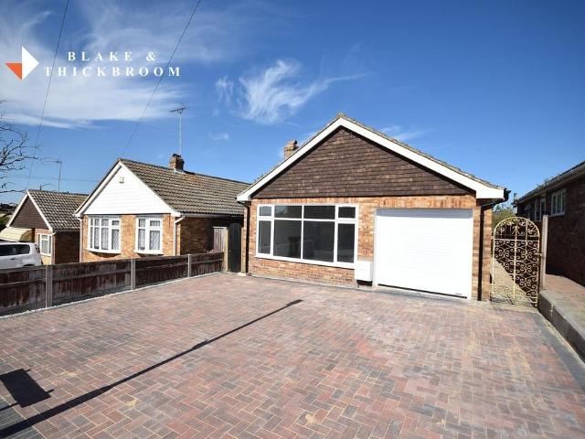 2 bedroom detached bungalow for sale