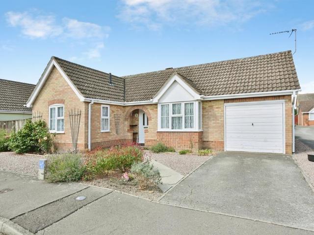 2 bedroom detached bungalow for sale