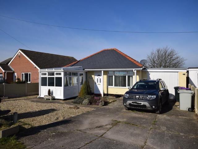 2 bedroom detached bungalow for sale