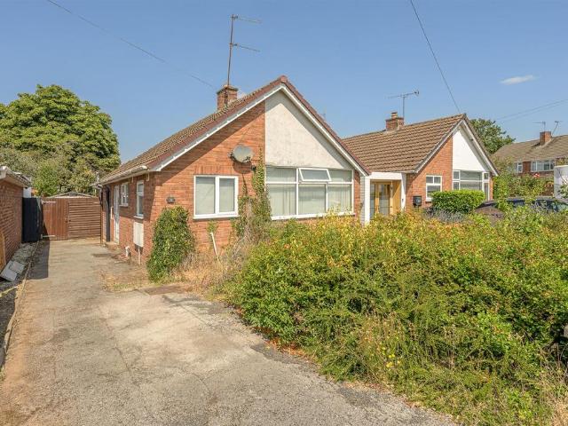 2 bedroom detached bungalow for sale