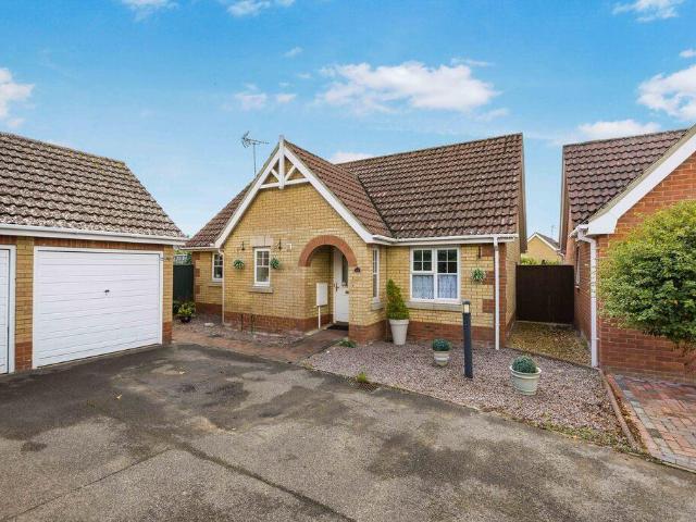 2 bedroom detached bungalow for sale