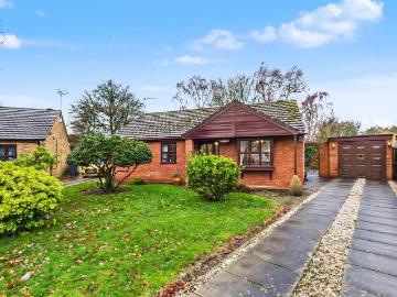 2 bedroom detached bungalow for sale