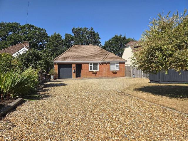 2 bedroom detached bungalow for sale
