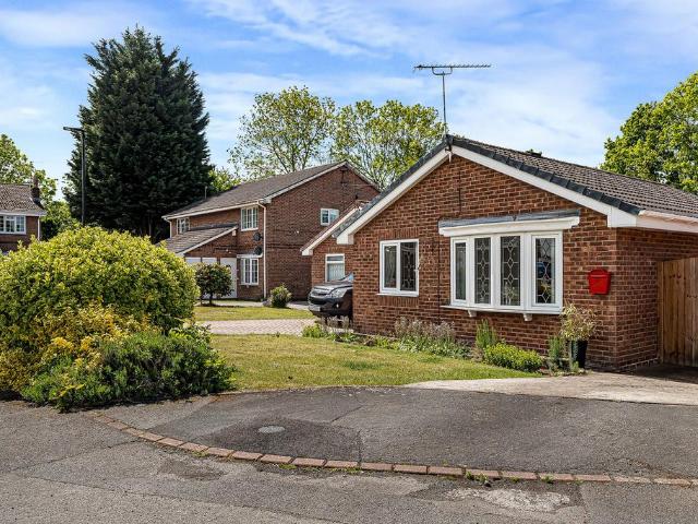 2 bedroom detached bungalow for sale