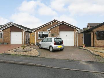 2 bedroom detached bungalow for sale