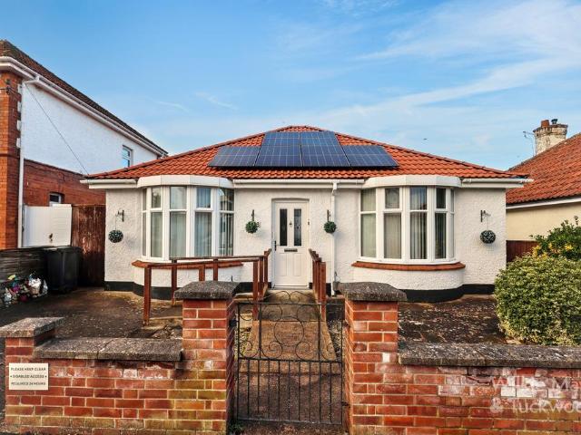 2 bedroom detached bungalow for sale