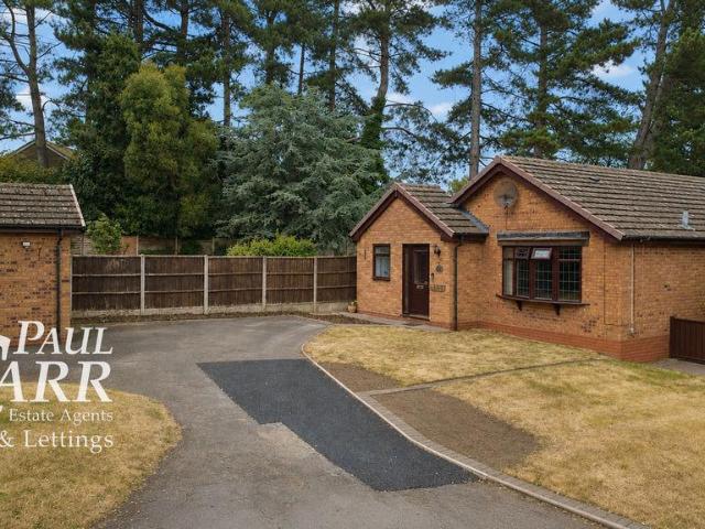 2 bedroom detached bungalow for sale