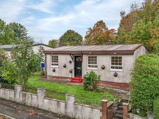 2 bedroom detached bungalow for sale