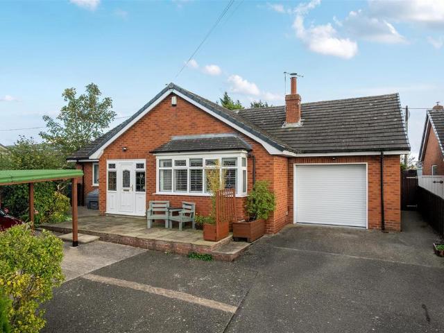 2 bedroom detached bungalow for sale