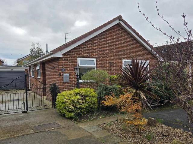 2 bedroom detached bungalow for sale