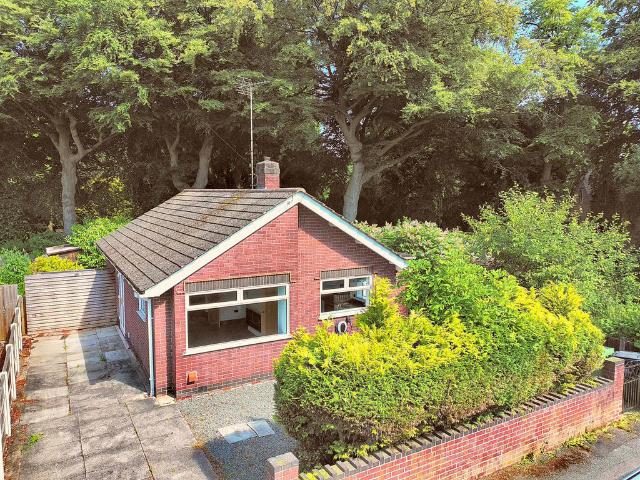 2 bedroom detached bungalow for sale