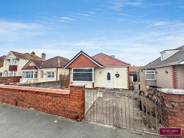 2 bedroom detached bungalow for sale