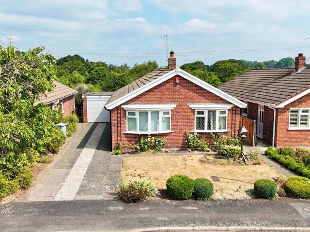 2 bedroom detached bungalow for sale
