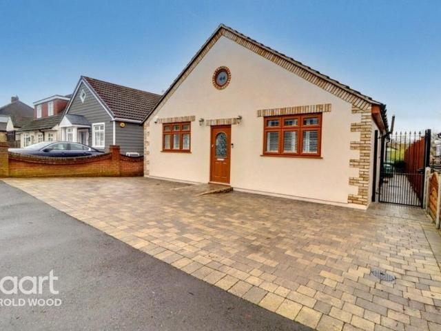 2 bedroom detached bungalow for sale