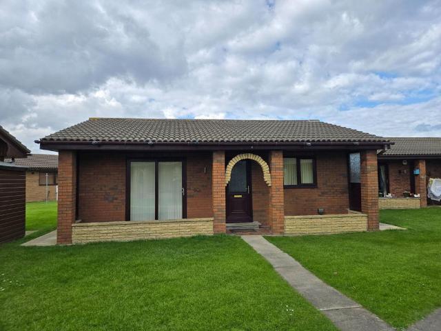 2 bedroom detached bungalow for sale