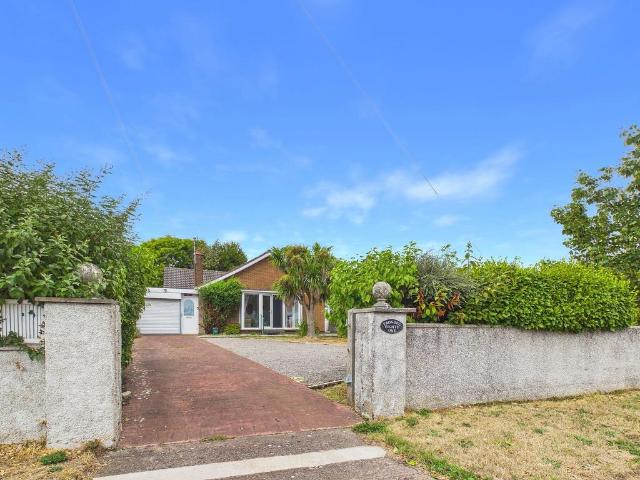 2 bedroom detached bungalow for sale