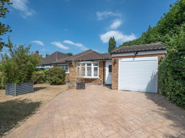 2 bedroom detached bungalow for sale