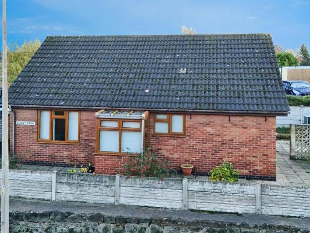 2 bedroom detached bungalow for sale