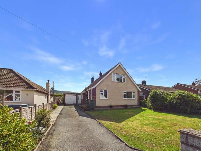 2 bedroom detached bungalow for sale