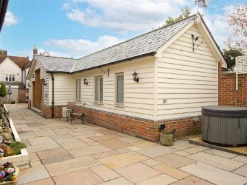 2 bedroom property for sale