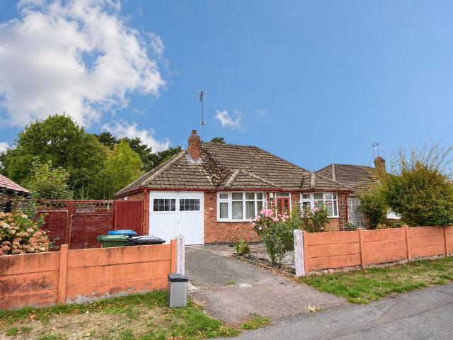 2 bedroom detached bungalow for sale