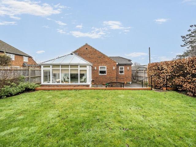 2 bedroom detached bungalow for sale