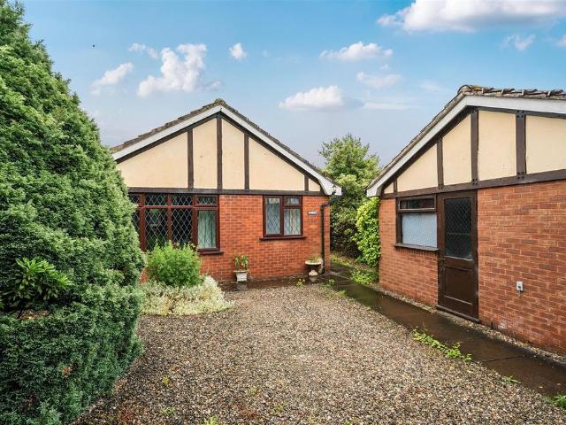 2 bedroom detached bungalow for sale