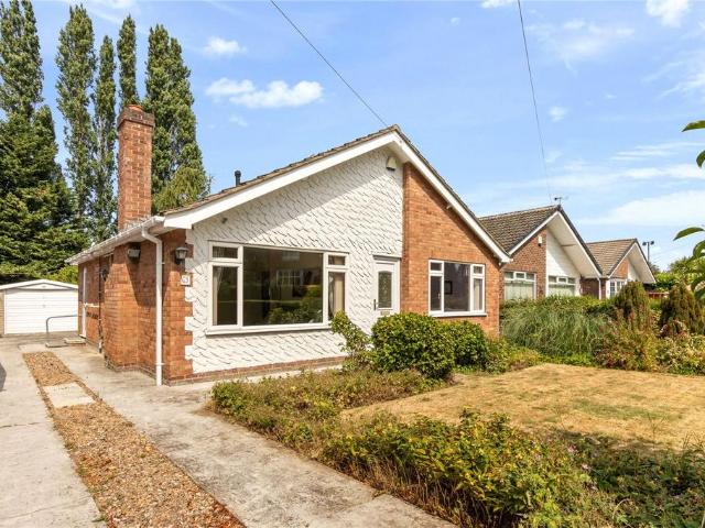 2 bedroom detached bungalow for sale
