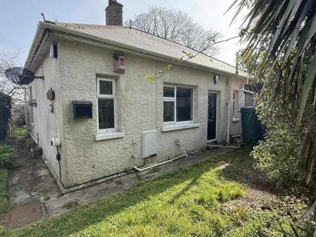 2 bedroom detached bungalow for sale