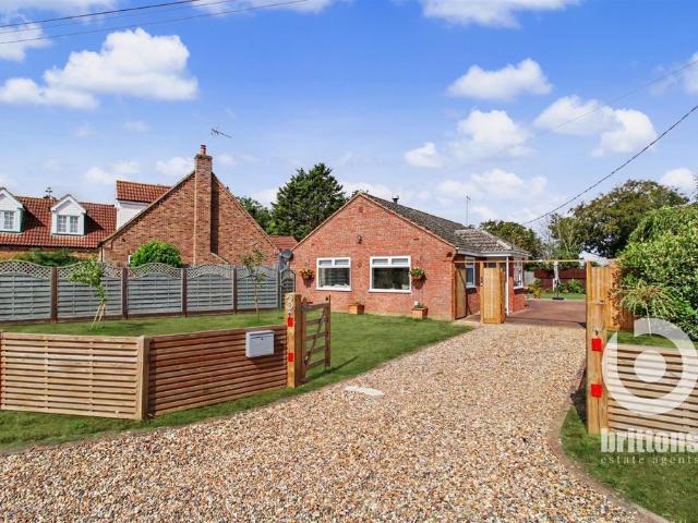 2 bedroom detached bungalow for sale