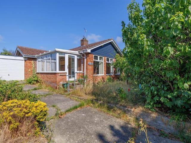 2 bedroom detached bungalow for sale