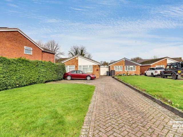 2 bedroom detached bungalow for sale