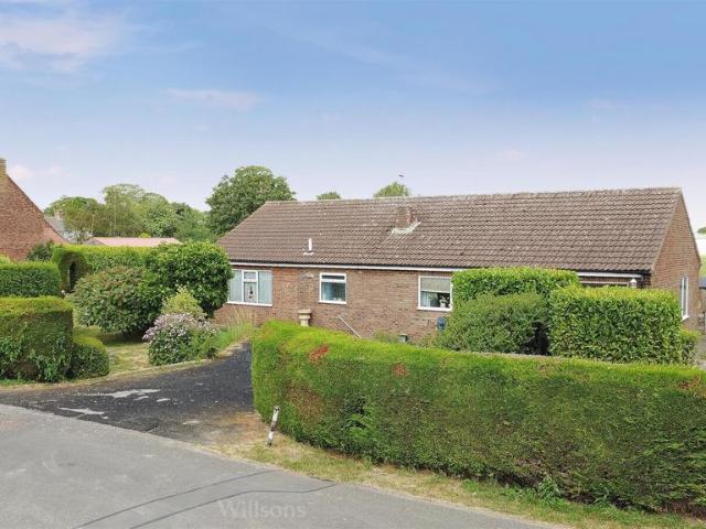 2 bedroom detached bungalow for sale
