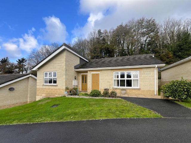 2 bedroom detached bungalow for sale
